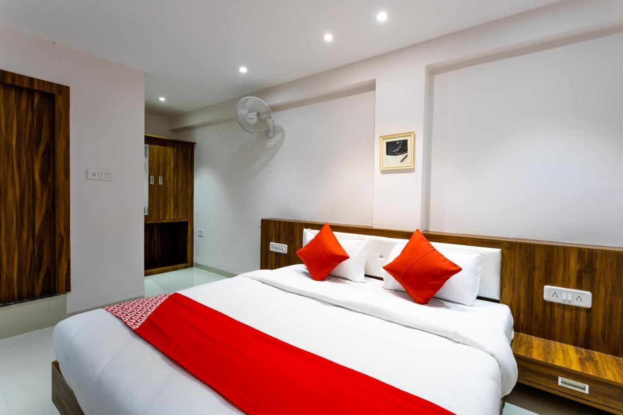 Oyo 29585 The Cliff Hotel Indore Ngoại thất bức ảnh