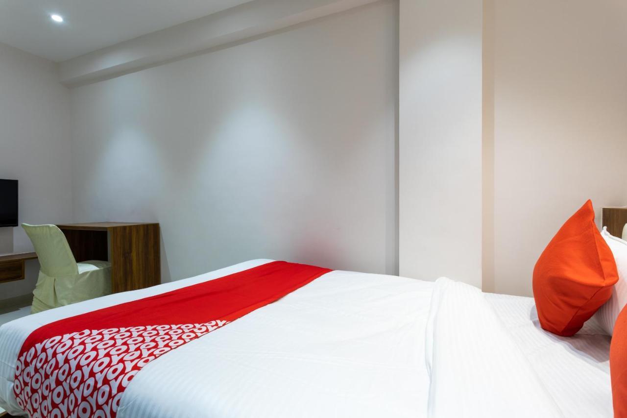 Oyo 29585 The Cliff Hotel Indore Ngoại thất bức ảnh