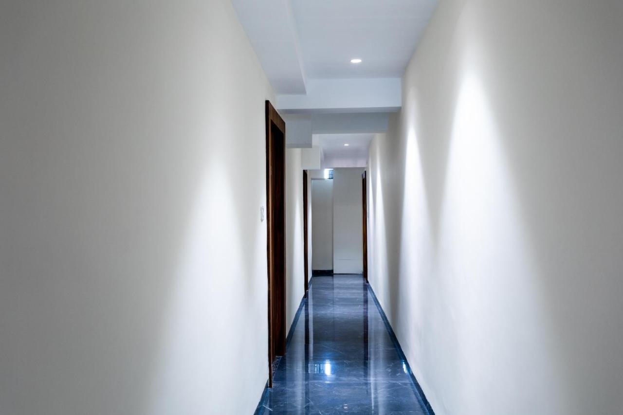 Oyo 29585 The Cliff Hotel Indore Ngoại thất bức ảnh