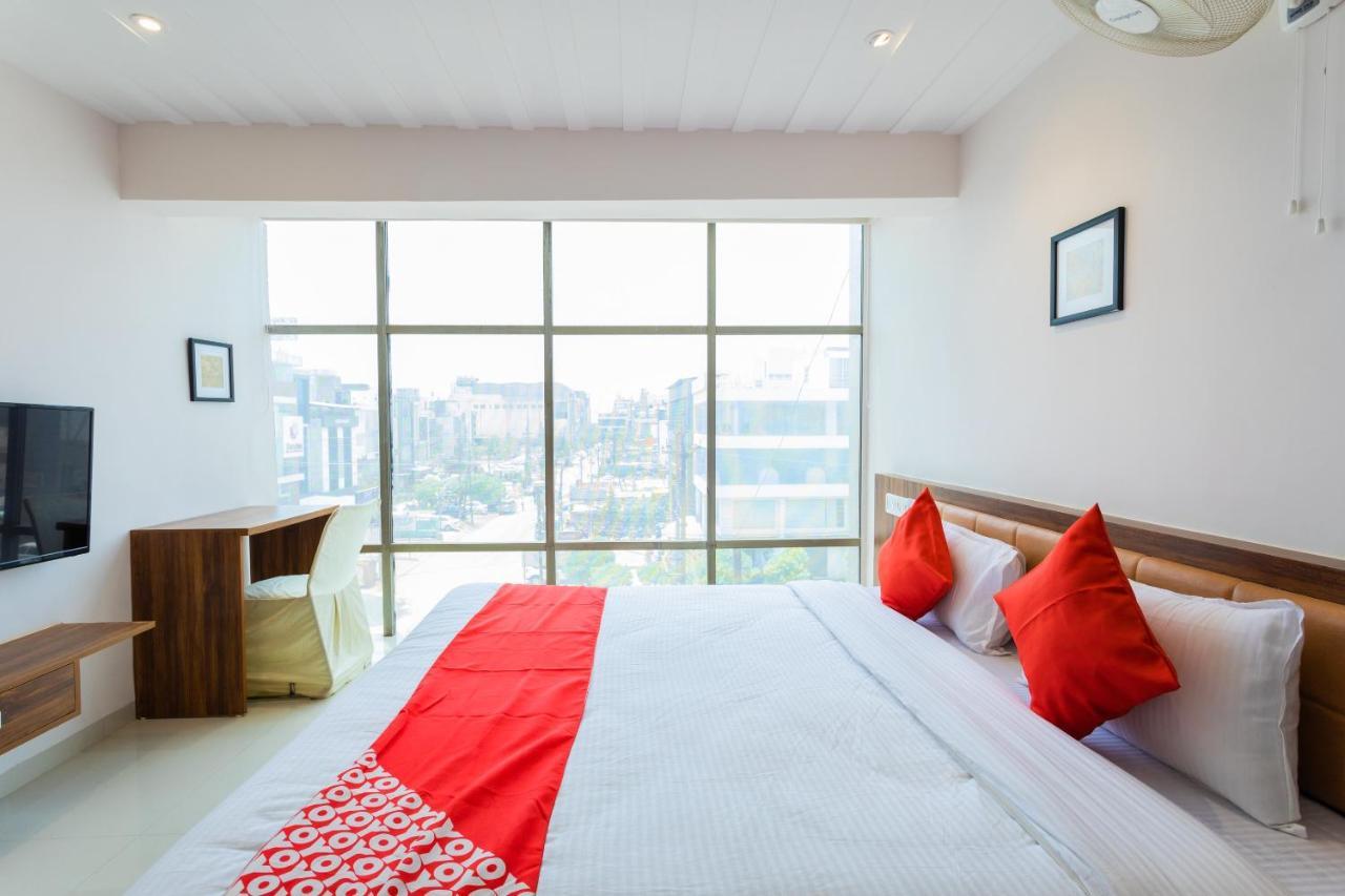 Oyo 29585 The Cliff Hotel Indore Ngoại thất bức ảnh